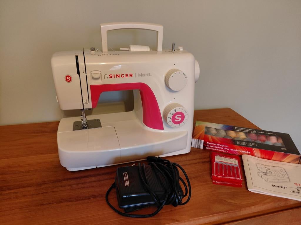 Machine à coudre Singer Merritt, poignée. +lain+aiguilles+ca, Enlèvement, Neuf, Machine à coudre, Singer
