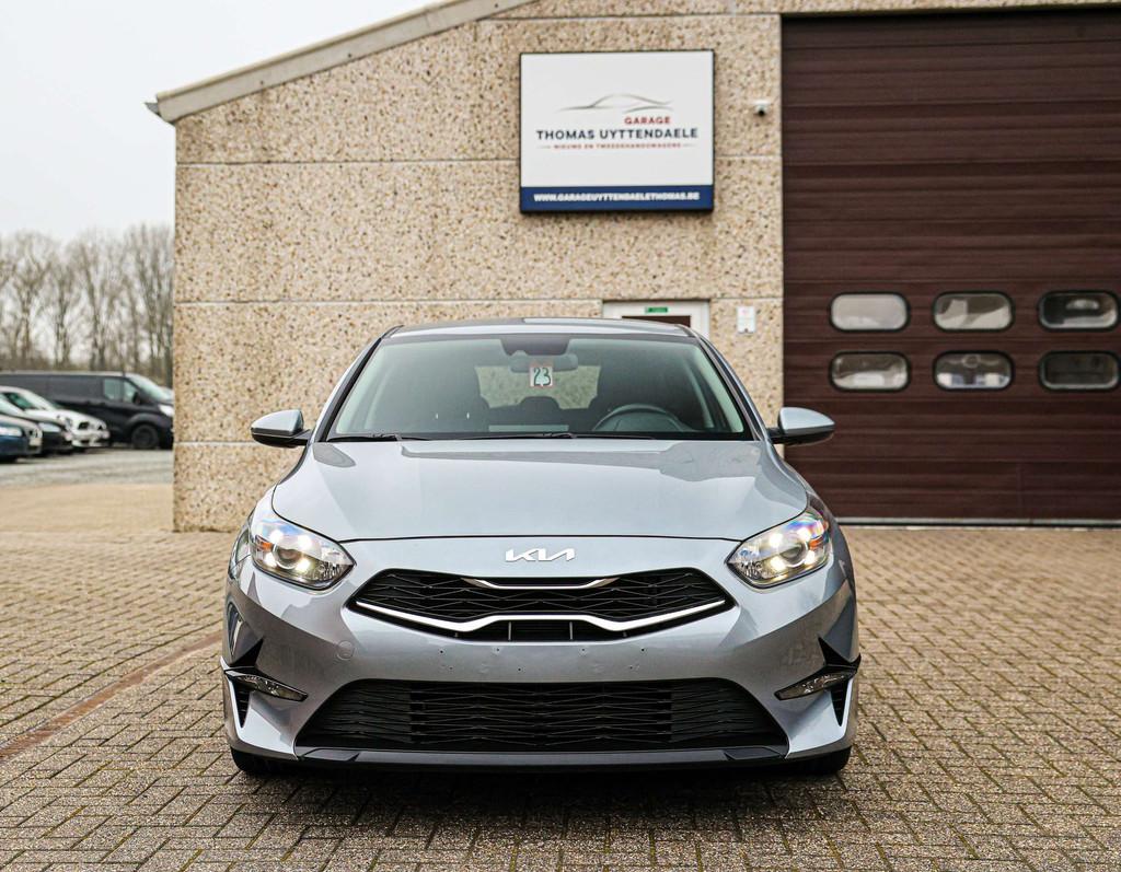 Kia Ceed / cee'd 160PK*AUTOMAAT*NIEUW-MODEL*CAMERA*APPLE-CAR, Auto's, Kia, Stof, Gebruikt, 4 cilinders, 159 pk