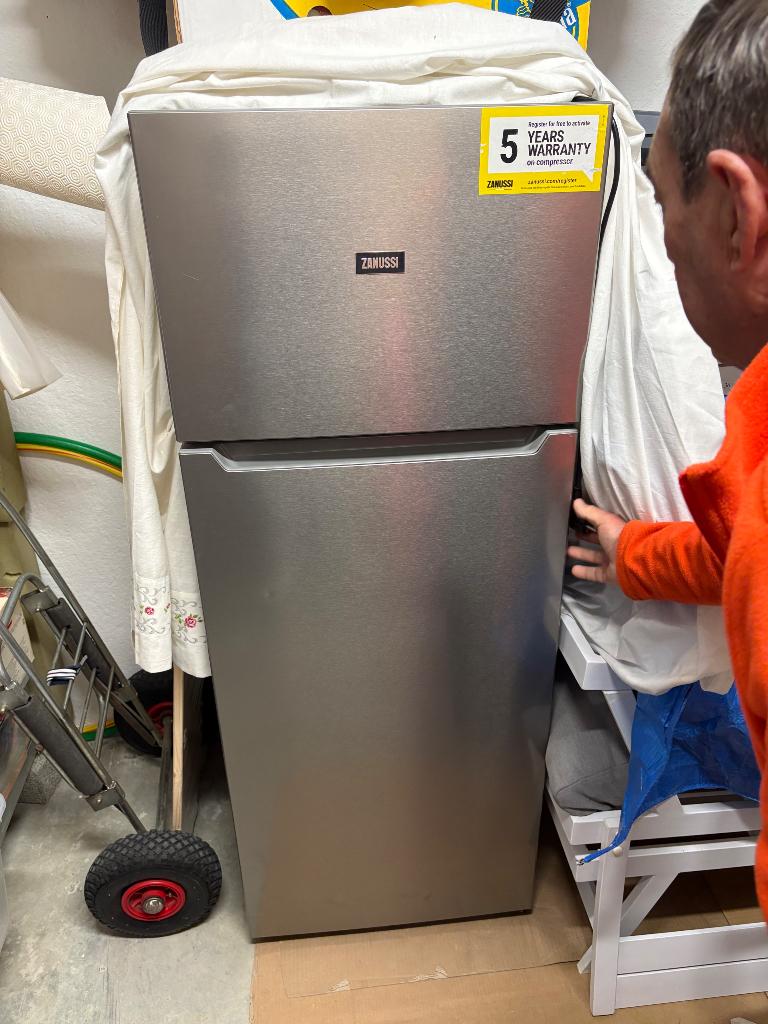 Koelkast met aparte vriezer. (Zanussi), Elektronische apparatuur, Koelkasten en IJskasten, Ophalen, 75 tot 100 liter, Met aparte vriezer