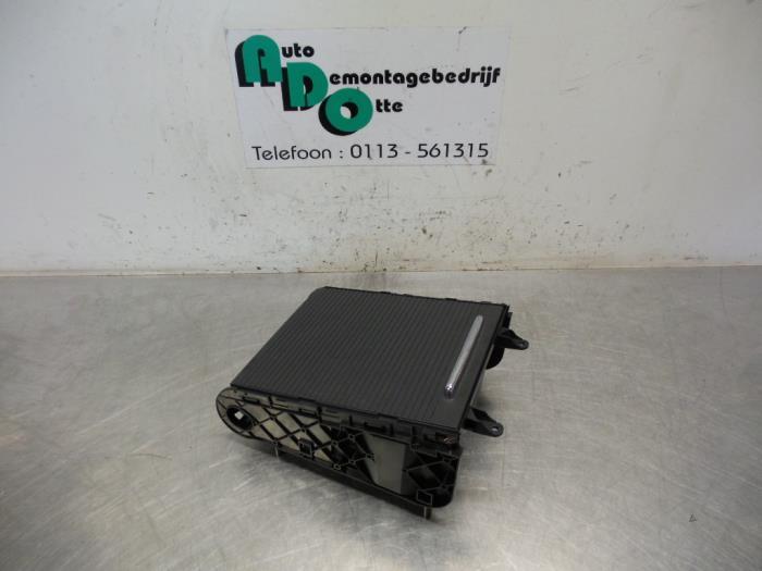 Porte-gobelet d'un Volkswagen Passat (Passat 05-), -, 3 mois de garantie, Utilisé, -