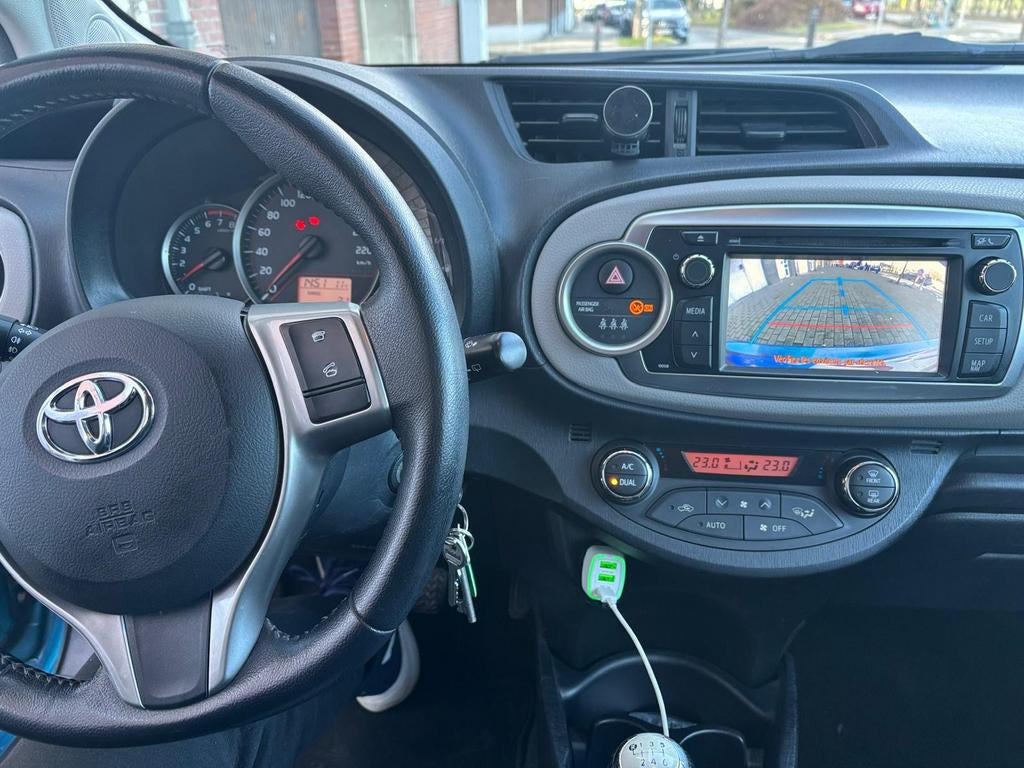 Toyota Yaris 1.3 Essence, Autos, Particulier, Achat
