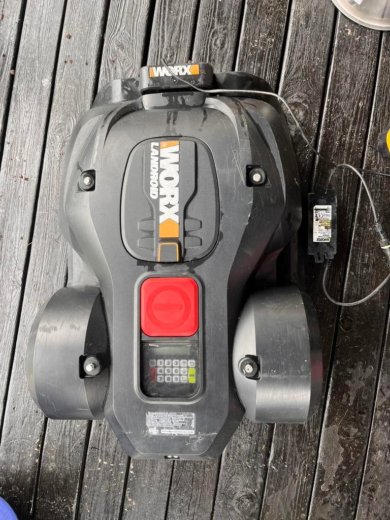 Robot tondeuse WORX fonctionne parfaitement, Enlèvement, Comme neuf