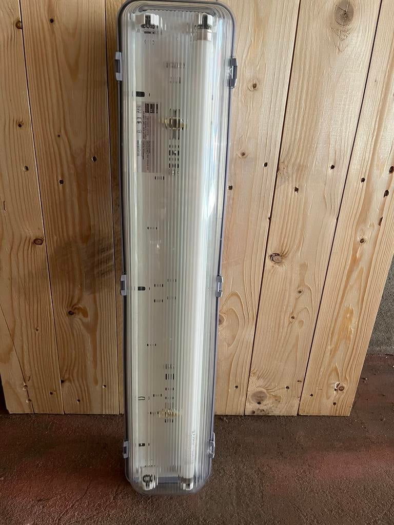 Plafonnier étanche, Enlèvement, Comme neuf