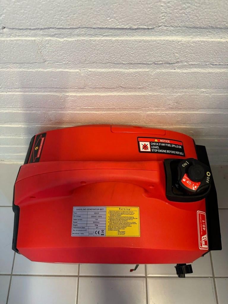 Stroomgroep/generator camping model 3000w nieuw gratis bezor, Doe-het-zelf en Bouw, Aggregaten, Benzine, Geluidgedempt, Nieuw