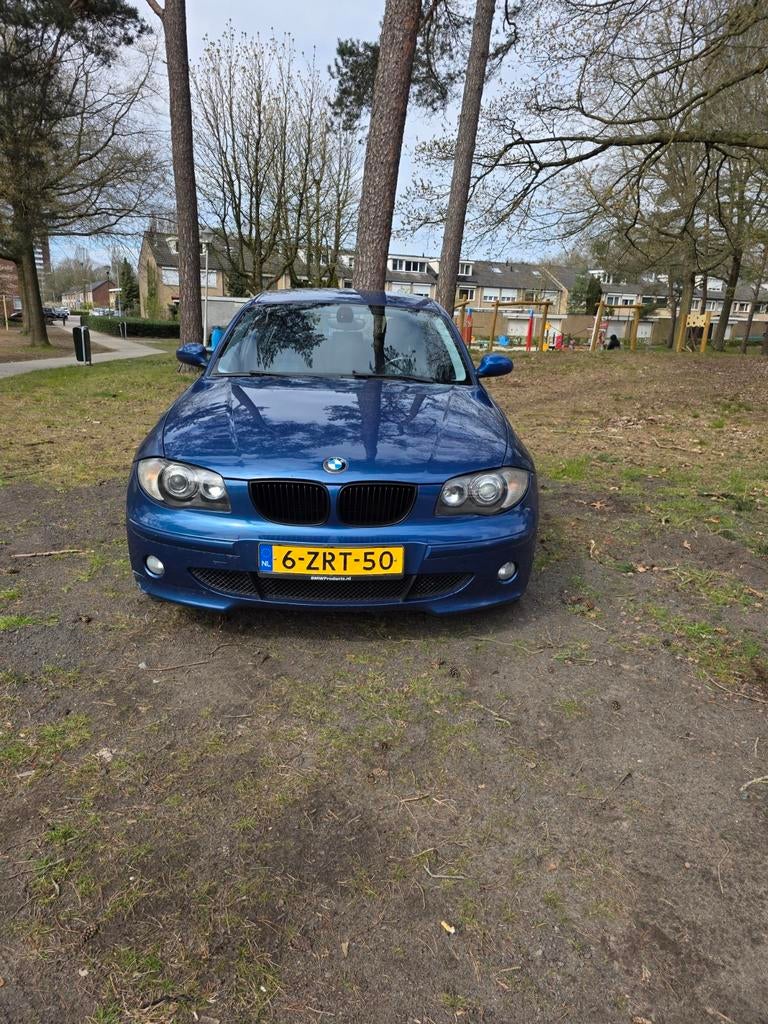 Bmw 118i automaat blauw., Auto's, BMW, Automaat, Blauw, Leder en Stof, 5 deurs