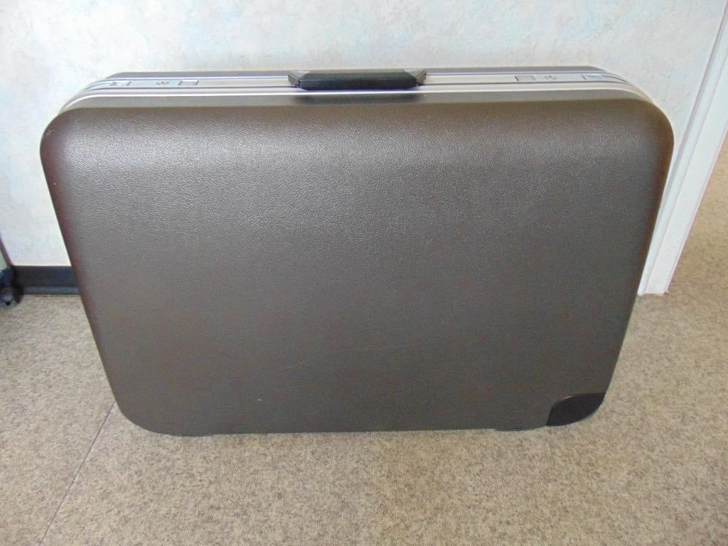 Grande valise de la marque Delsey, 70 cm ou plus, Plastique dur, Comme neuf, Enlèvement