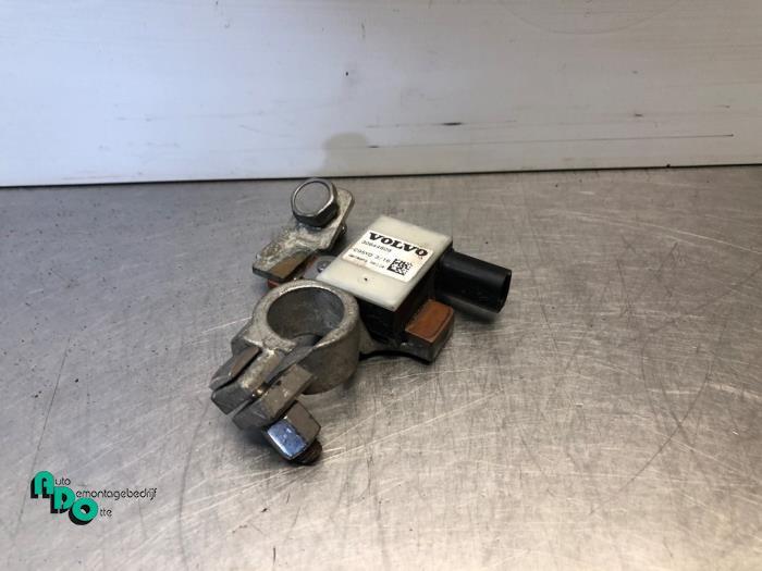 Borne de batterie d'un Volvo V40 (V40 12-), -, 3 mois de garantie, -, -