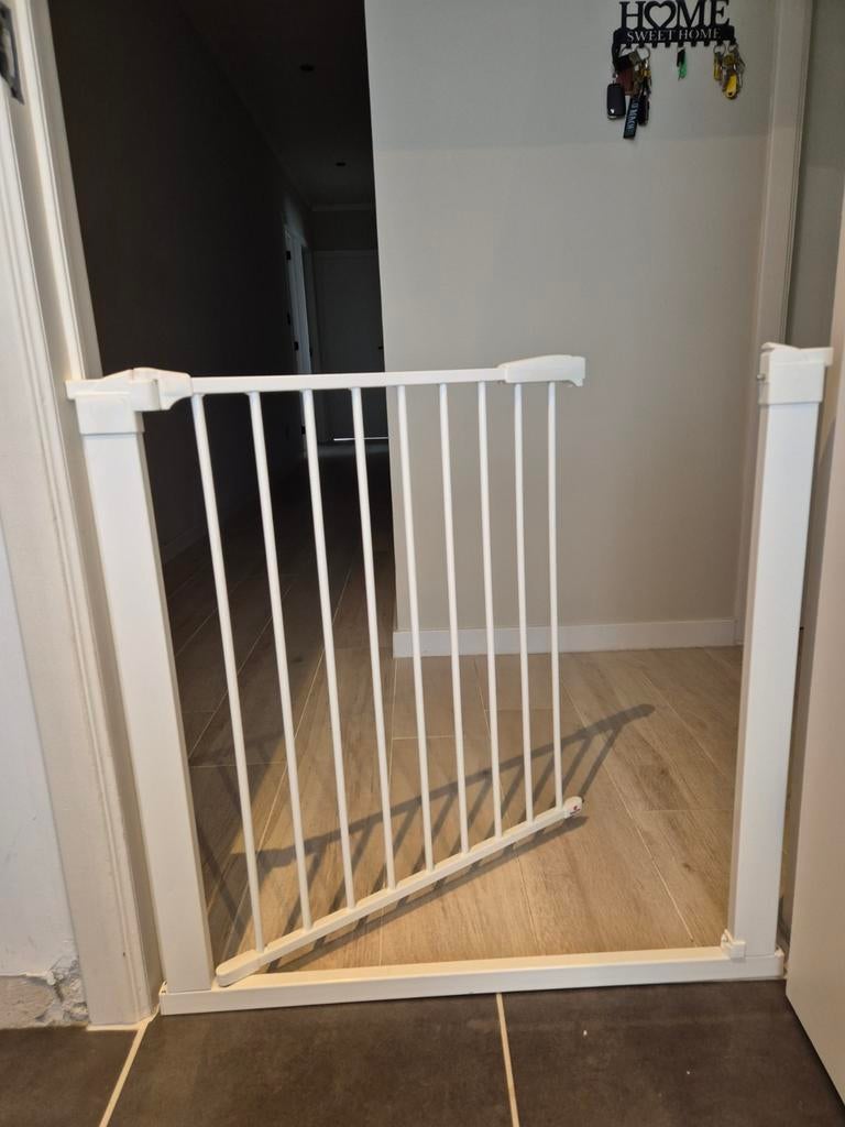 2x babyDan trap hekje / poortje, Kinderen en Baby's, Traphekjes, Ophalen, Gebruikt, Klemhekje, Metaal of IJzer