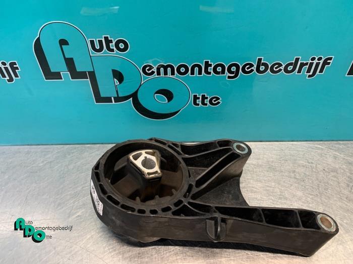 Motorsteun van een Opel Astra (Astra J 10-), Gebruikt, -, -, Opel