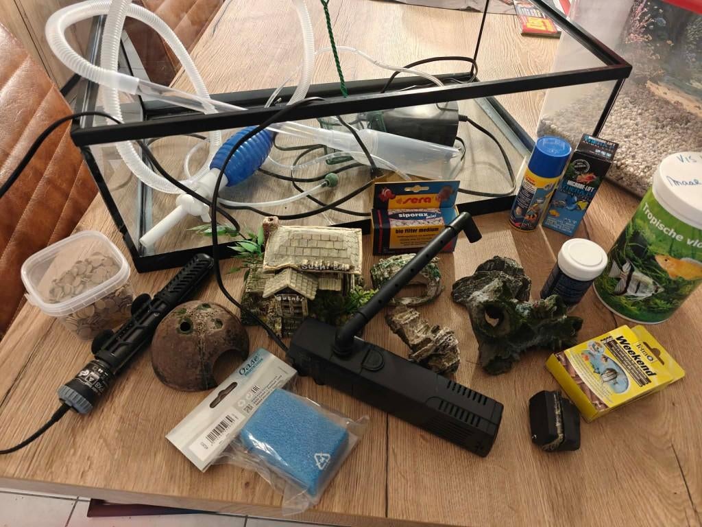aquarium glas en kunststof met toebehoren, Dieren en Toebehoren, Ophalen, Gebruikt, Leeg aquarium