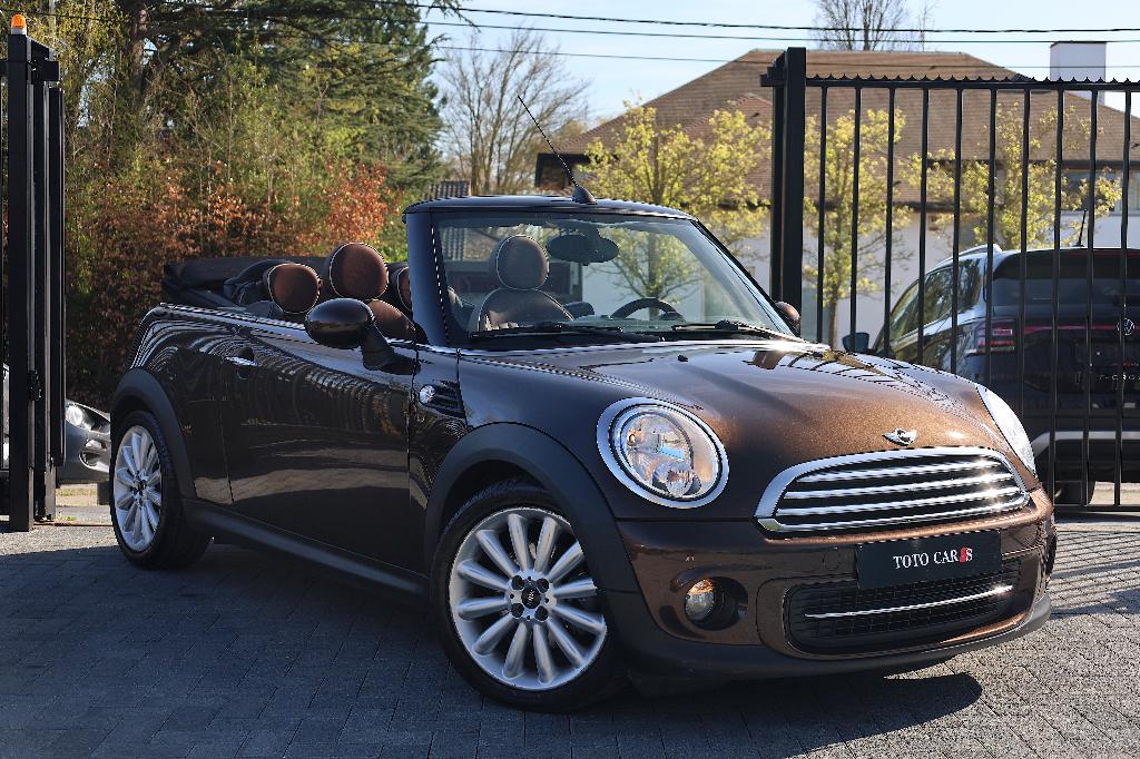 Mini Cooper 1.6D Cabrio | NAVI | CRUISE | LEDER | PARKSENS., Auto's, Mini, 82 kW, 4 cilinders, Leder, Te koop