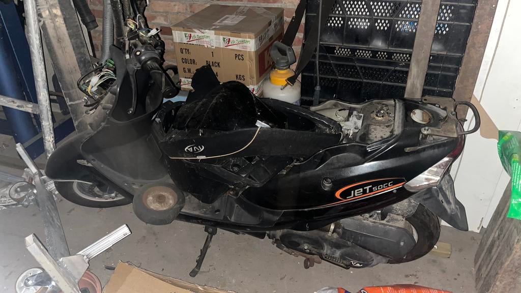 IVA jet scooter voor onderdelen, Enlèvement, Comme neuf