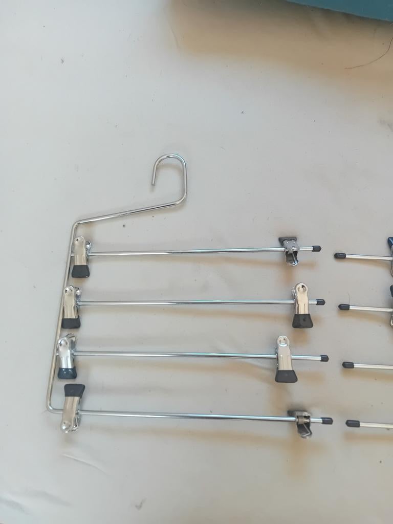 Cintres pour jupes, pantalons ....., Vêtements | Femmes, Cintres, Enlèvement ou Envoi