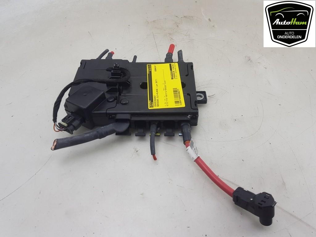 BOITIER FUSIBLES GLC Coupe (C253) (|A2055402850|), Utilisé, Mercedes-Benz