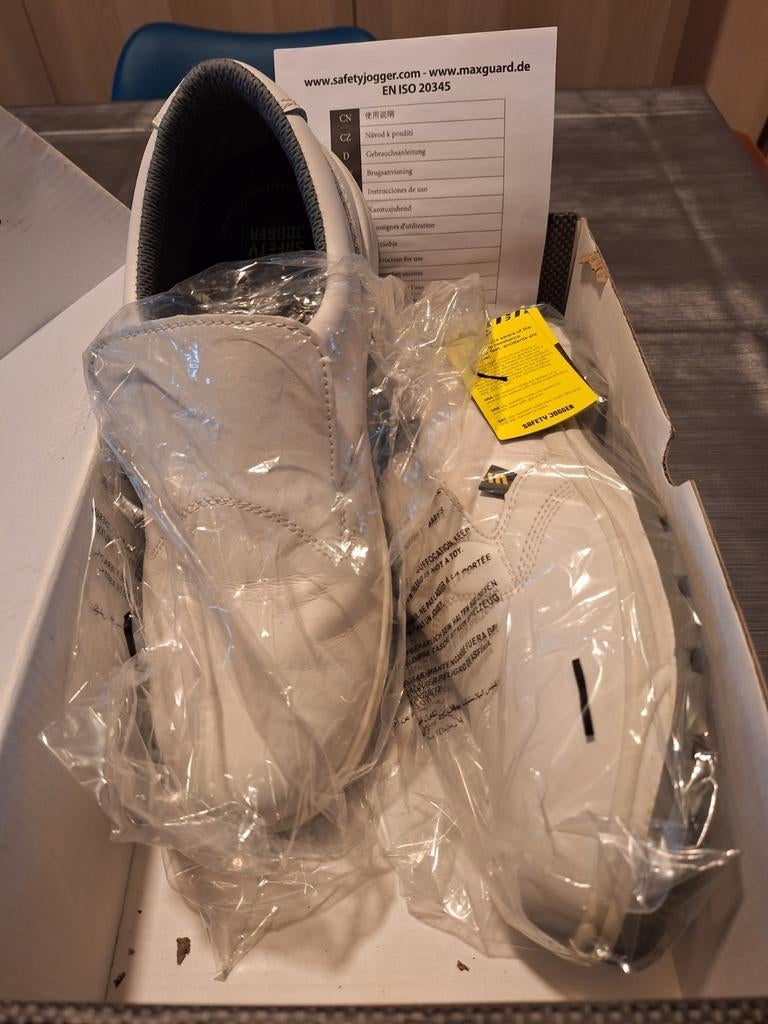 Chaussures de sécurité  45 safety jogger, Enlèvement ou Envoi, Comme neuf