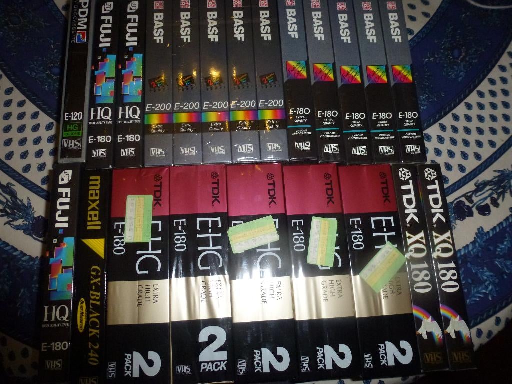 NOMBREUSES CASSETTES VHS NEUVES, Enlèvement ou Envoi, Neuf, dans son emballage
