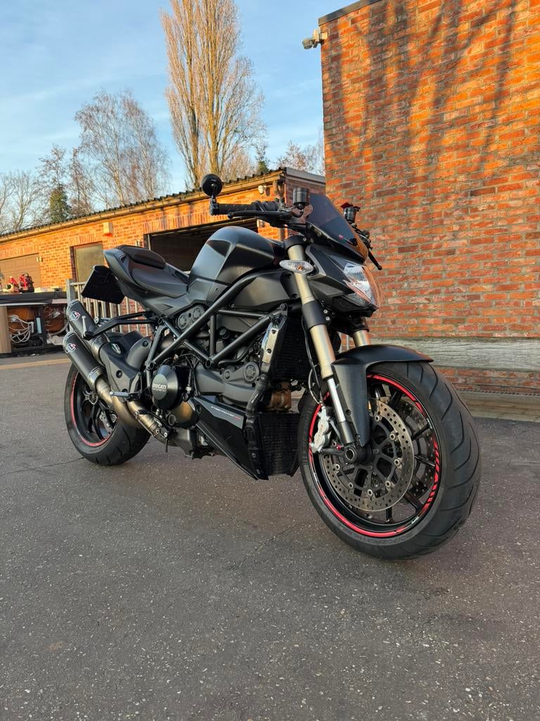 Ducati streetfichter