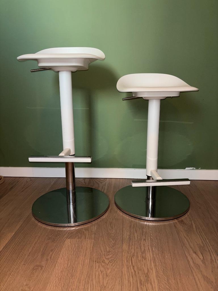 Tabouret de Bar réglable Blanc, Maison & Meubles, 2 tabourets, Enlèvement, Utilisé, 60 à 90 cm