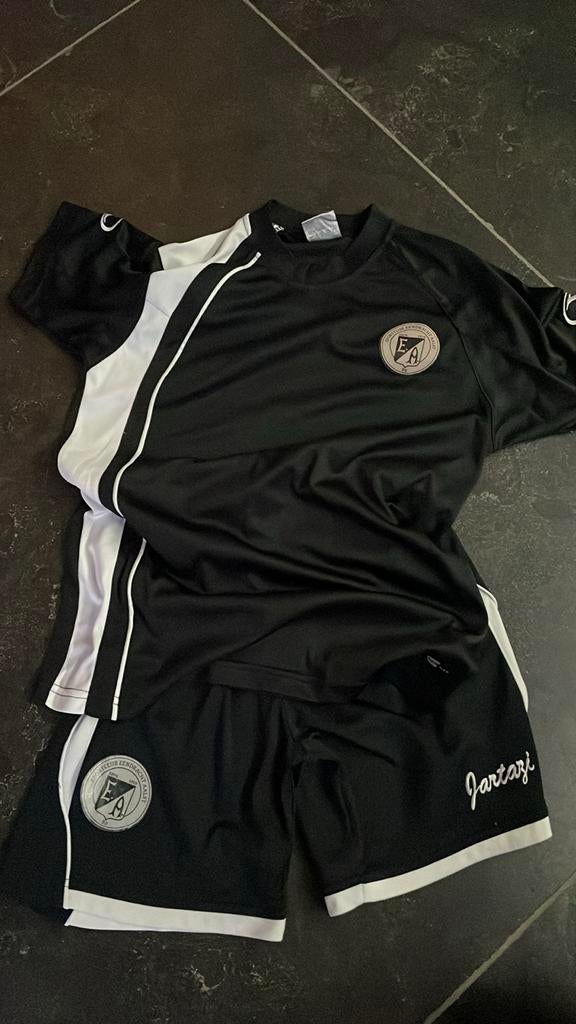 2 sets d'Adidas et de Jartazi 10 ans, Enlèvement ou Envoi