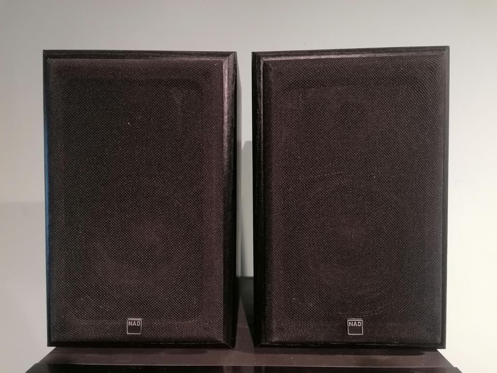 Baffles Bibliothèque NAD, Comme neuf, 60 à 120 watts, Haut-parleurs Frontaux, Arrière ou Stéréo, Autres marques