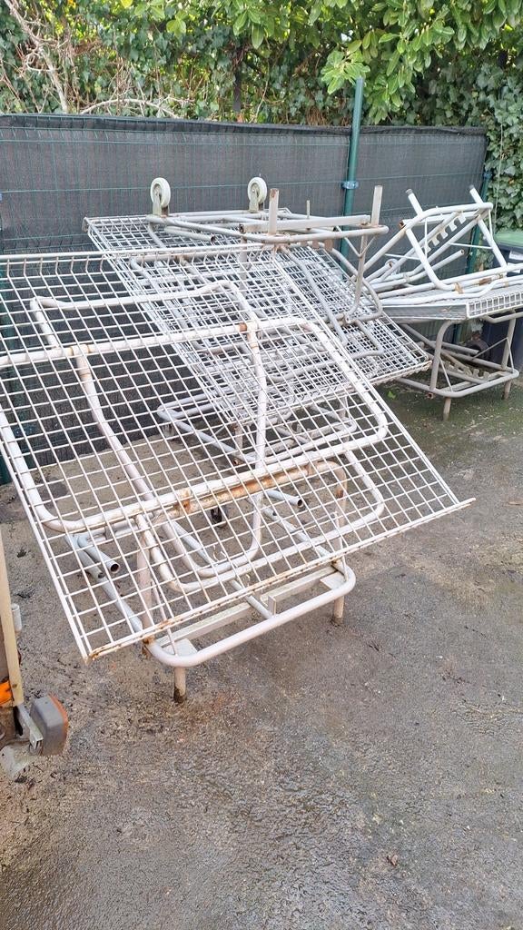 Groenten en fruit rekken.   Prijs 120. euro per stuk., Ophalen