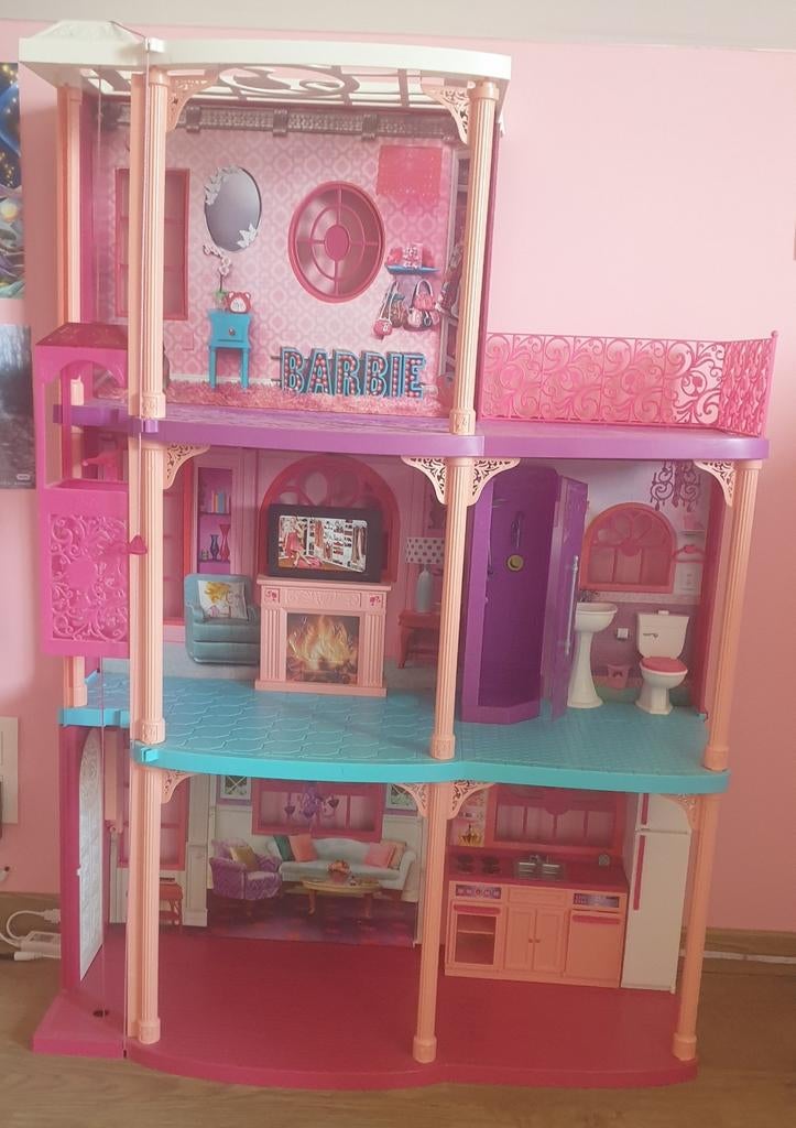 Barbie huis, Kinderen en Baby's, Speelgoed | Poppenhuizen, Ophalen of Verzenden, Gebruikt, Accessoires