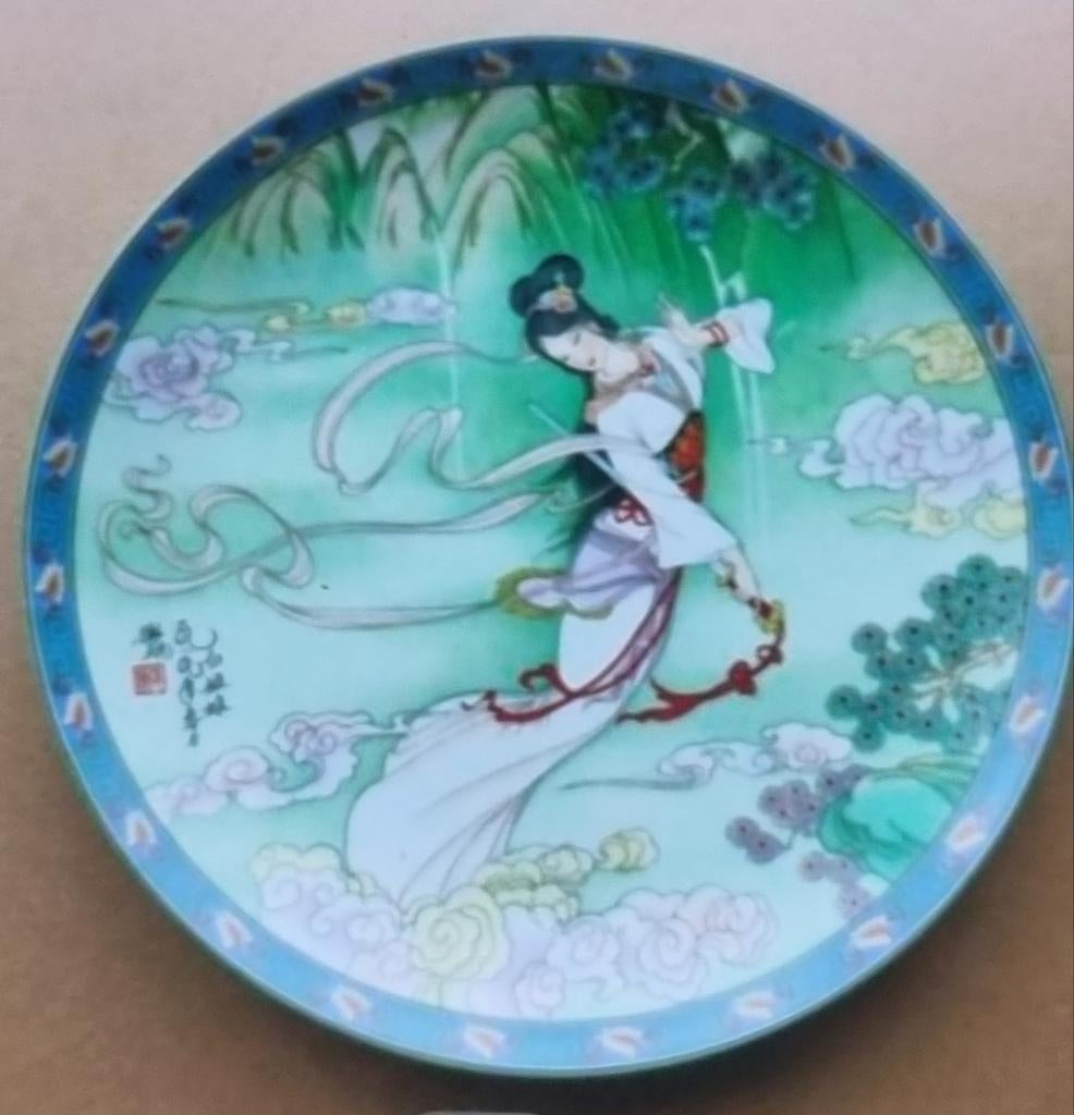 Beau bol ancien, Enlèvement