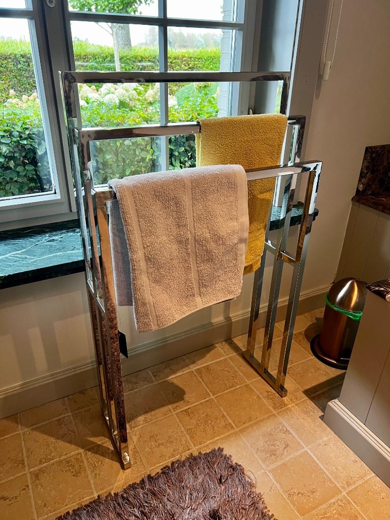 Porte-serviettes Modern Dome Deco - Chrome - Nouveau, Neuf, Info@merckaertinterieur.be, Enlèvement ou Envoi, Autres couleurs