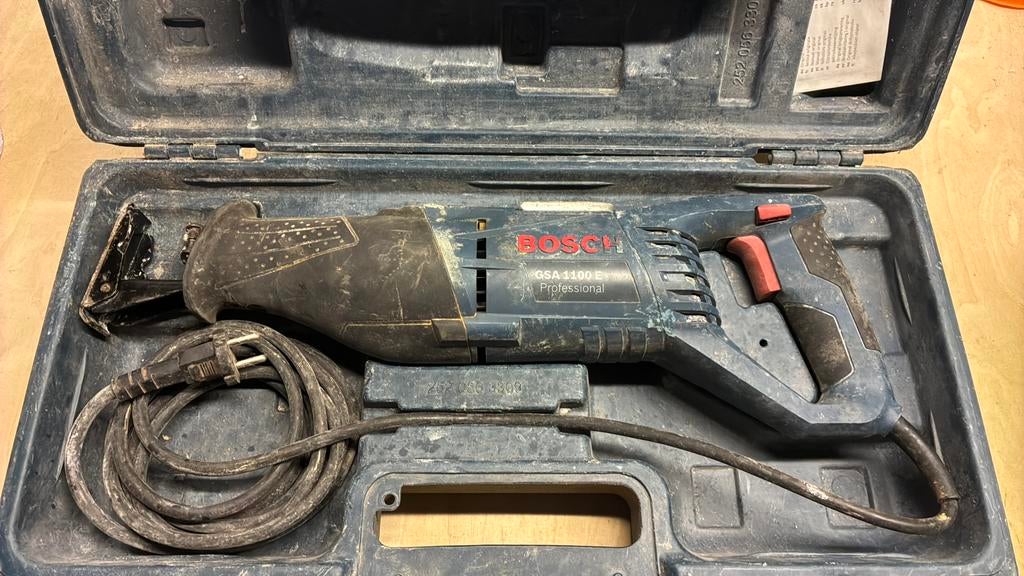 Recipro Bosch professional met zaagbladen, Bricolage & Construction, Outillage | Scies mécaniques, Enlèvement, Utilisé, Scie sabre