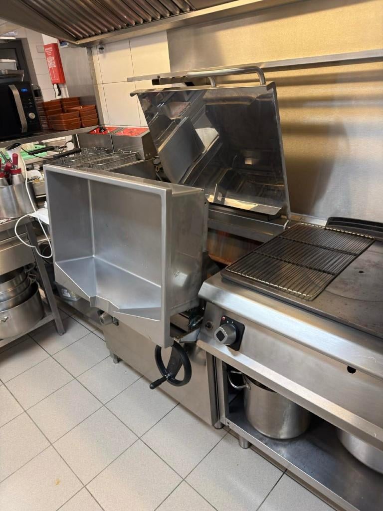 Sauteuse basculante inox au gaz, Enlèvement, Utilisé, Cuisinière, Friteuse et Grils