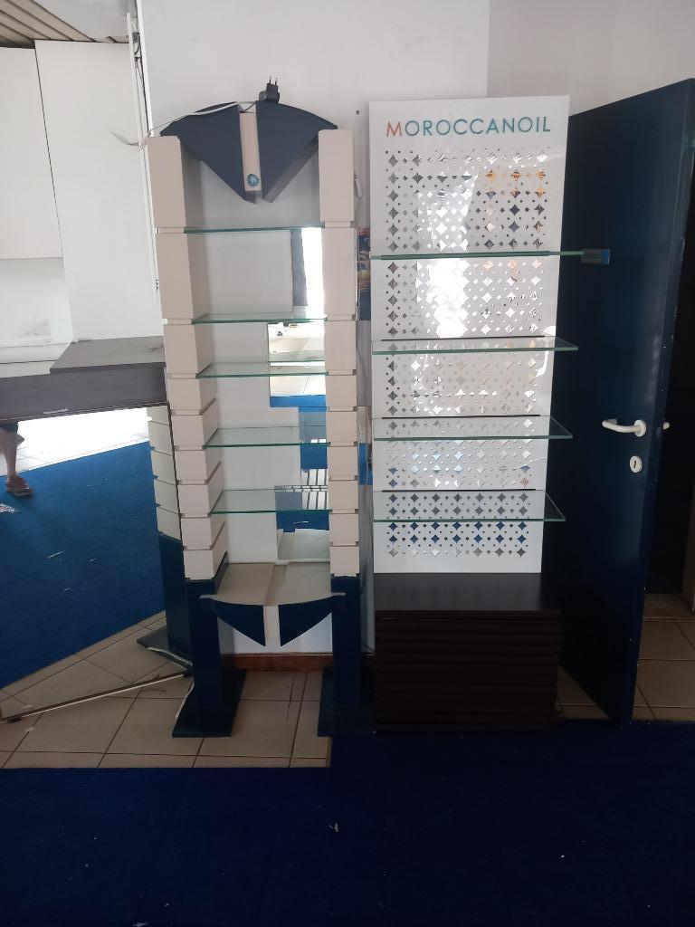 vitrines, Enlèvement