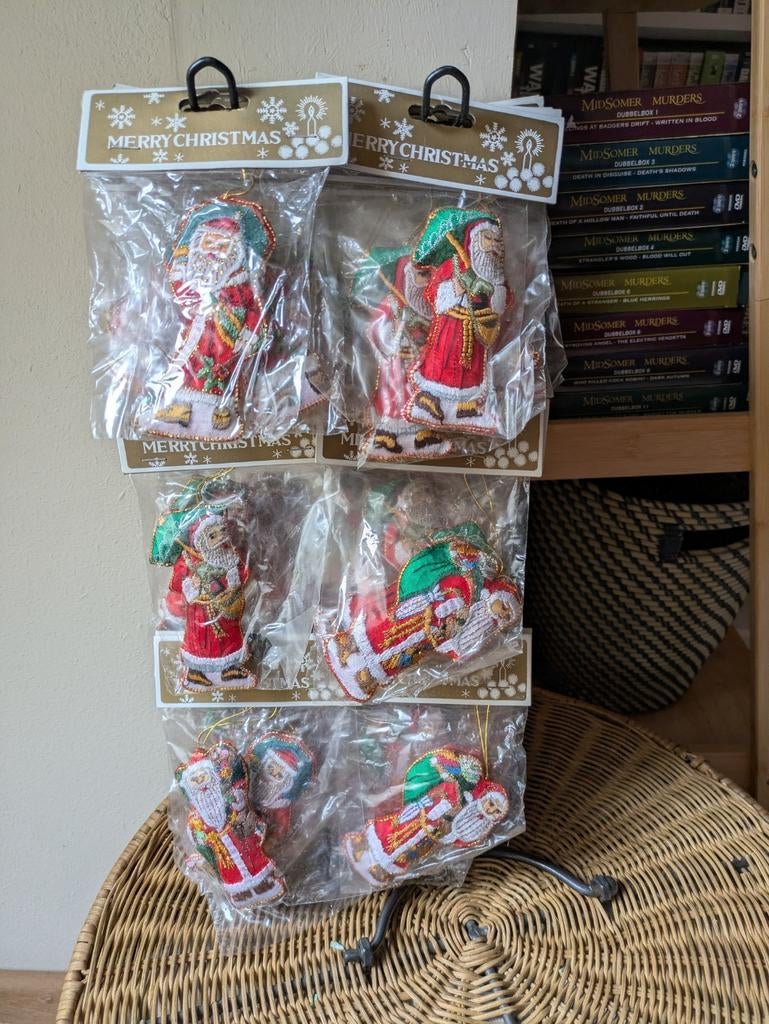 Staander met 50 kerstfiguren NIEUW, Diversen, Kerst, Ophalen of Verzenden, Nieuw