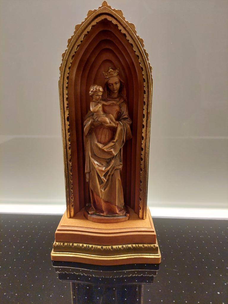 Houten Maria met kind beeld, Enlèvement