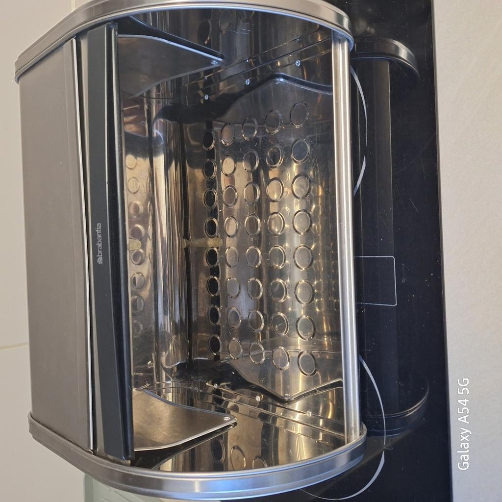 Brabantia broodtrommel uit rvs. 31,5cmx26cmx17cm, Ophalen, Zo goed als nieuw