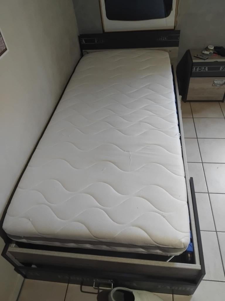 Lit 1 personne 150€, Maison & Meubles, 90 cm, Autres couleurs, Enlèvement, Bois