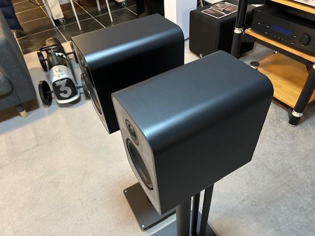 Q-Acoustics 5020 Zwart optie stands BOOKSHELFMAAND, Audio, Tv en Foto, Luidsprekerboxen, Overige merken, Nieuw, Ophalen of Verzenden