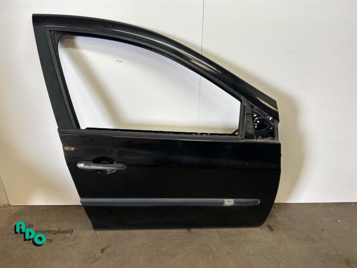 Portier 4Deurs rechts-voor van een Renault Clio (Clio 3 06-), Auto-onderdelen, Gebruikt, -, -, Ophalen of Verzenden