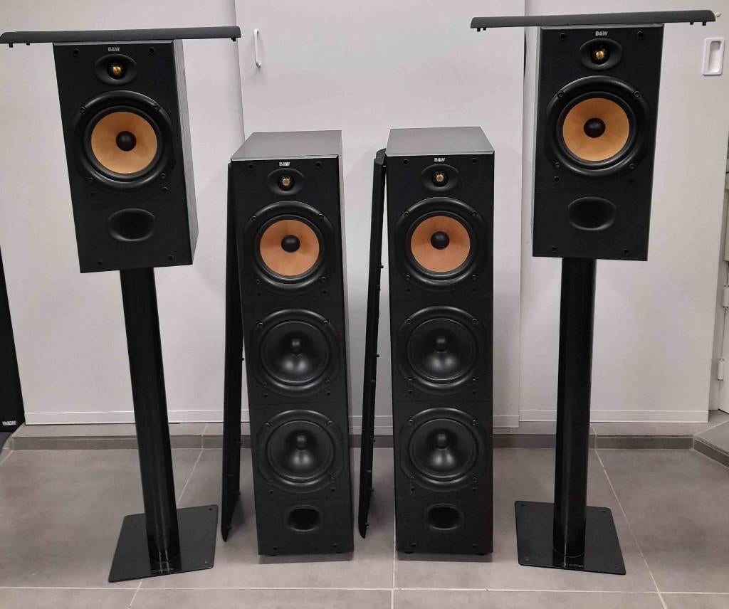 B&W  DM604 en DM602 op stands apart te koop/beluisteren, Enlèvement ou Envoi, Comme neuf, Bowers & Wilkins (B&W), Haut-parleurs Frontaux, Arrière ou Stéréo