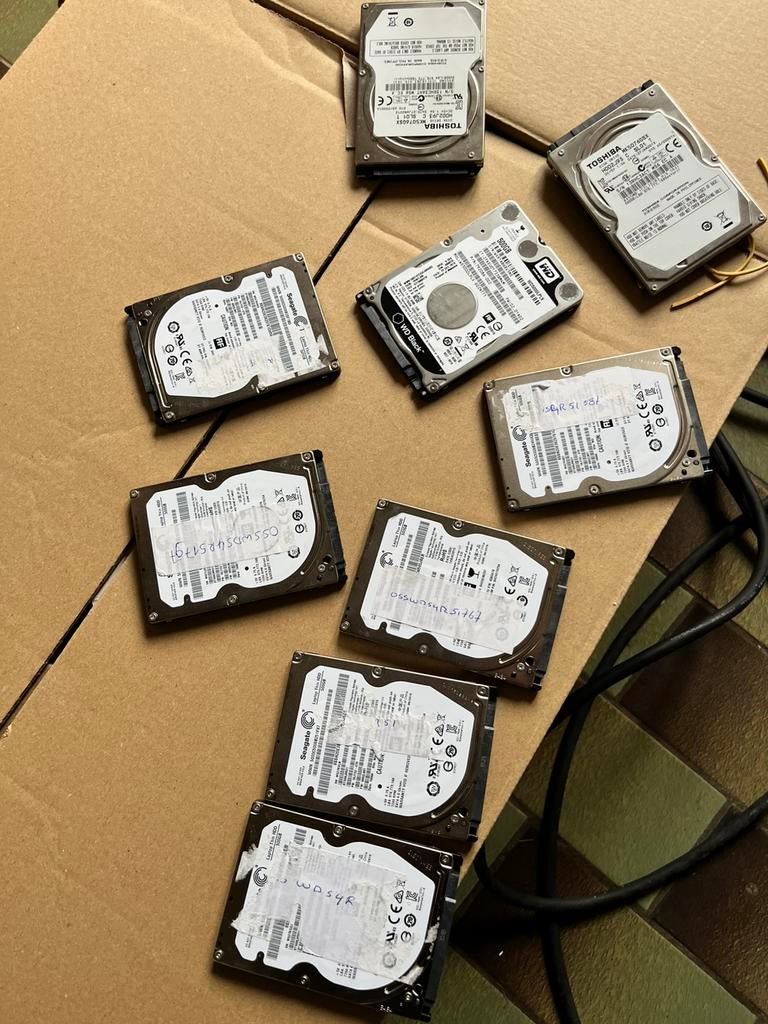 Harde schijven 500GB 2,5", Computers en Software, Harde schijven, Ophalen, Zo goed als nieuw