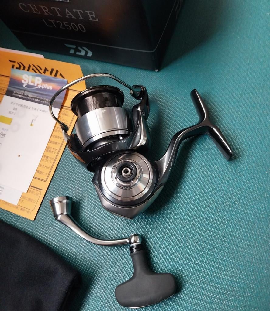 Daiwa Certate LT 2500 comme neuf, Enlèvement ou Envoi