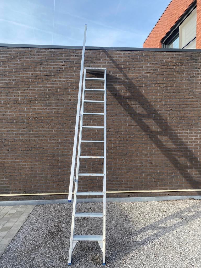 Zeer sterke allu trap met leuning, Ophalen, Zo goed als nieuw, Trap, 2 tot 4 meter