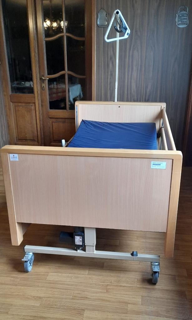 Elektrisch ziekenhuisbed, Diversen, Ophalen, Gebruikt