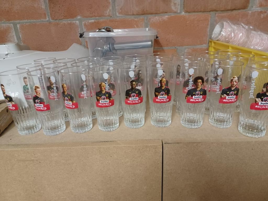 Jupiler bierglazen rode duivels, Ophalen