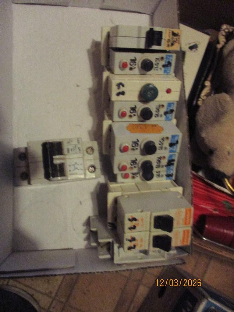 Partij zekeringen 16A, meeste met voet, Ophalen of Verzenden, Gebruikt, Overige typen