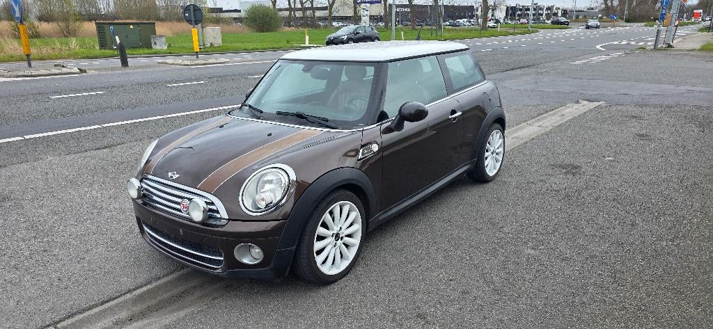 Mini Cooper D Mayfair, Voorwielaandrijving, 4 cilinders, Bruin, 1600 cc