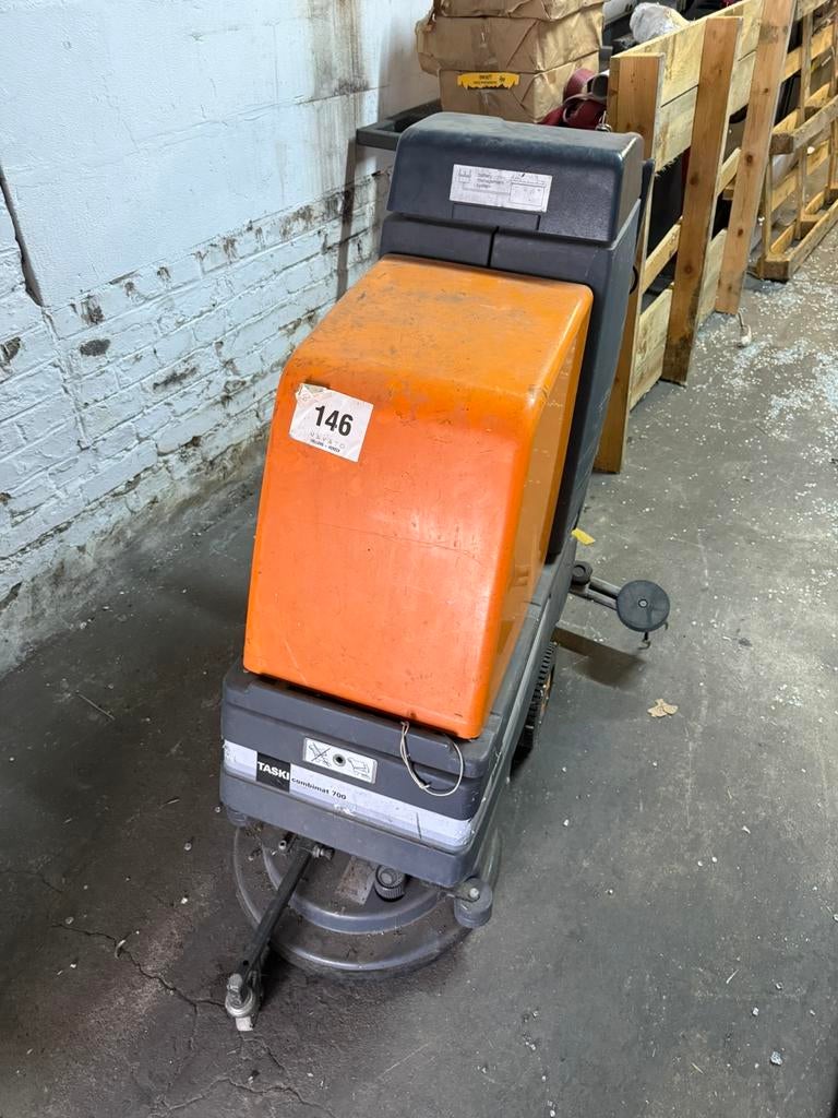 Autolaveuse Taski 700, Articles professionnels, Enlèvement