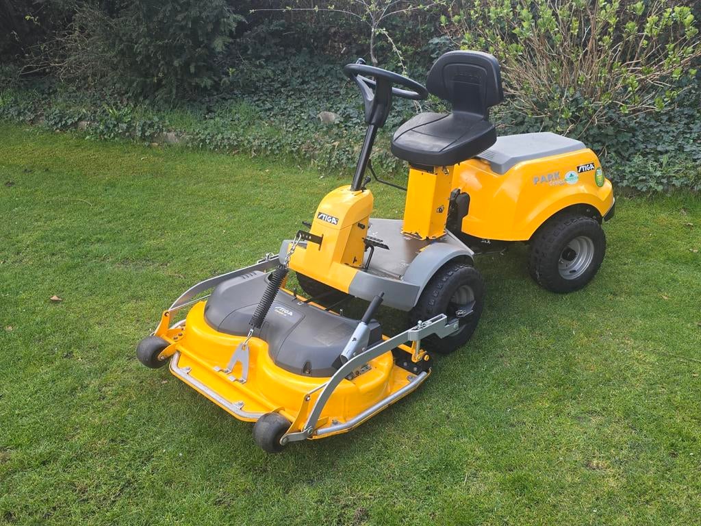 Zitmaaier Stiga Park 15,5 PK in zeer goed staat, Tuin en Terras, Ophalen