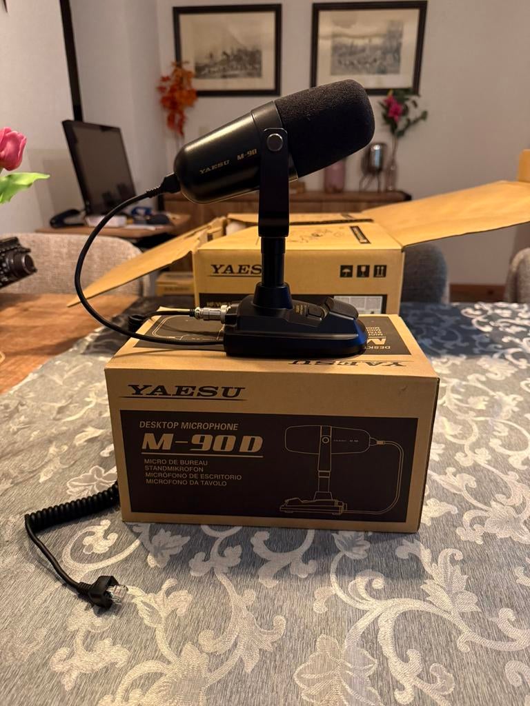 Zo goed als nieuwe yaesu M-90 D tafelmike, Telecommunicatie, Ophalen, Zo goed als nieuw, Zender en Ontvanger