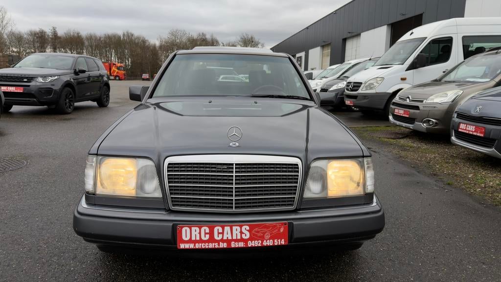 Mercedes-Benz E 250 D OLDTiMER AUTOMAAT NEW STAAT, Auto's, Mercedes-Benz, Automaat, Testrit aan huis, Zwart, 2497 cc