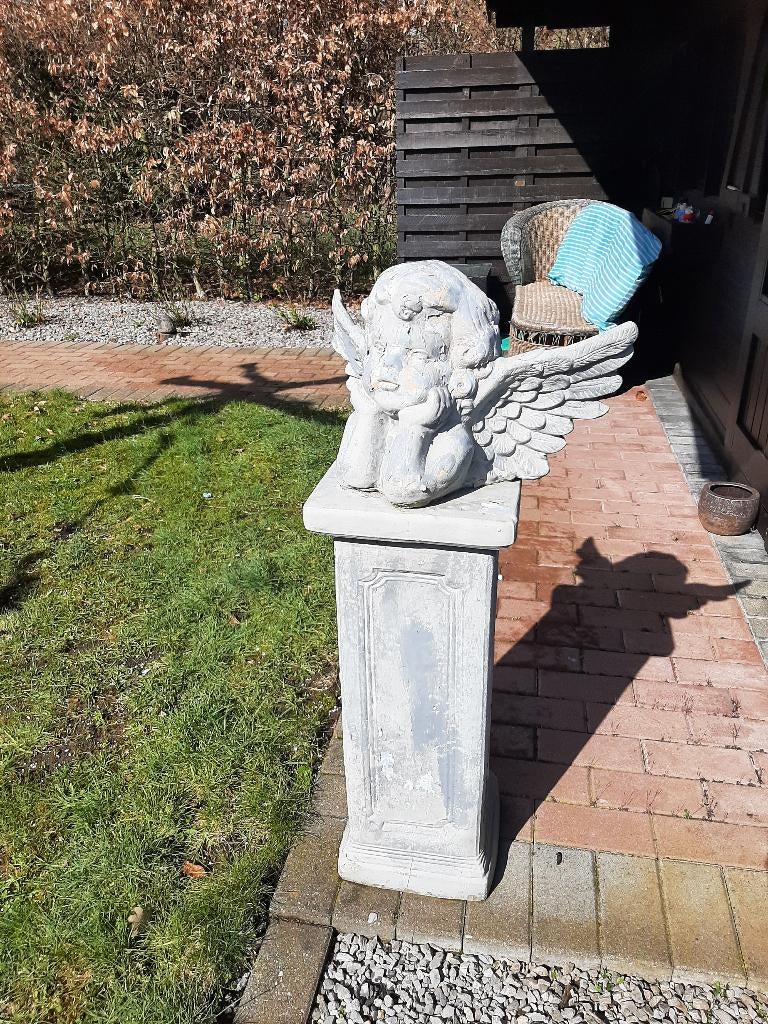 Tuinbeeld op sokkel  -  Engel, Tuin en Terras, Tuinbeelden, Gebruikt, Engelenbeeld, Ophalen